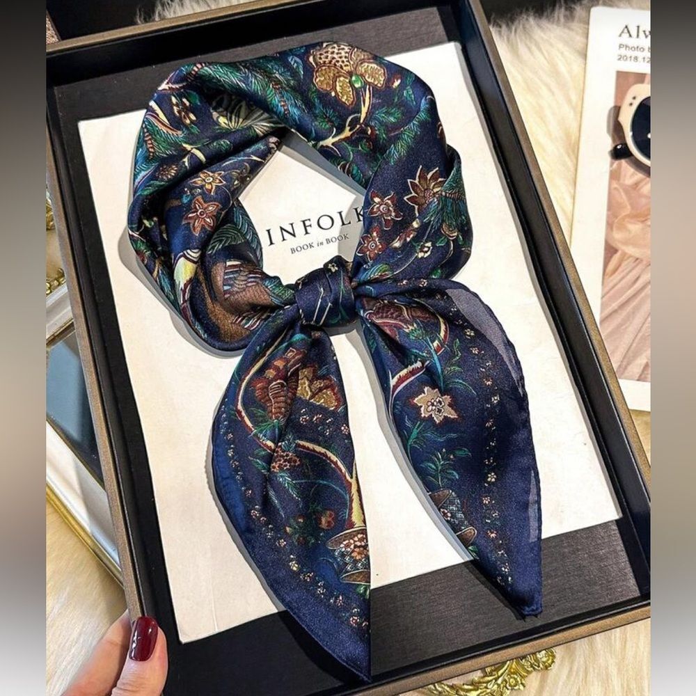 Classic Floral navy Scarf N1358